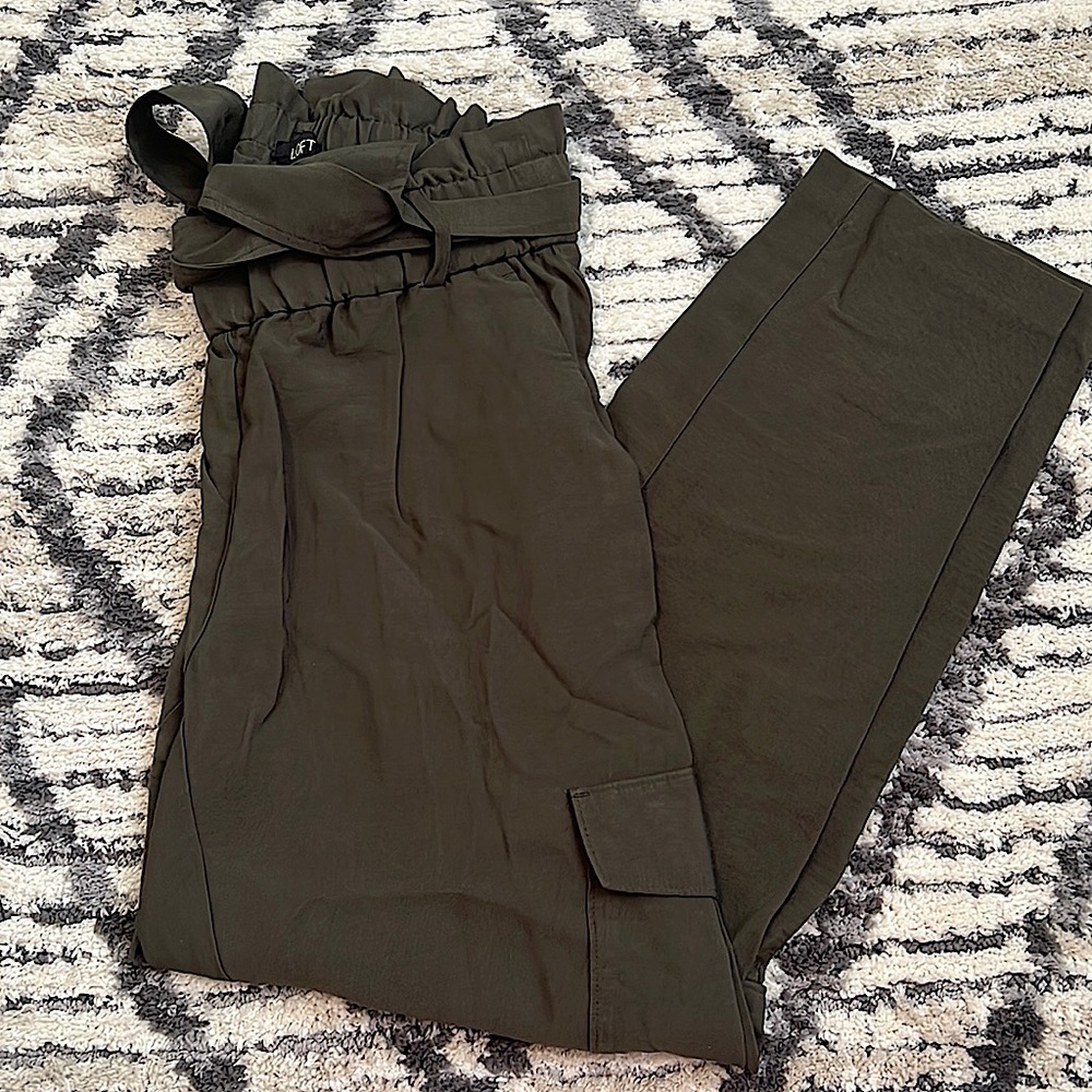 NWOT- Loft Mom Pants